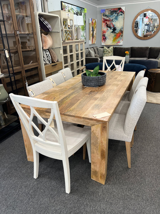 Square & Rectangular Dining Tables