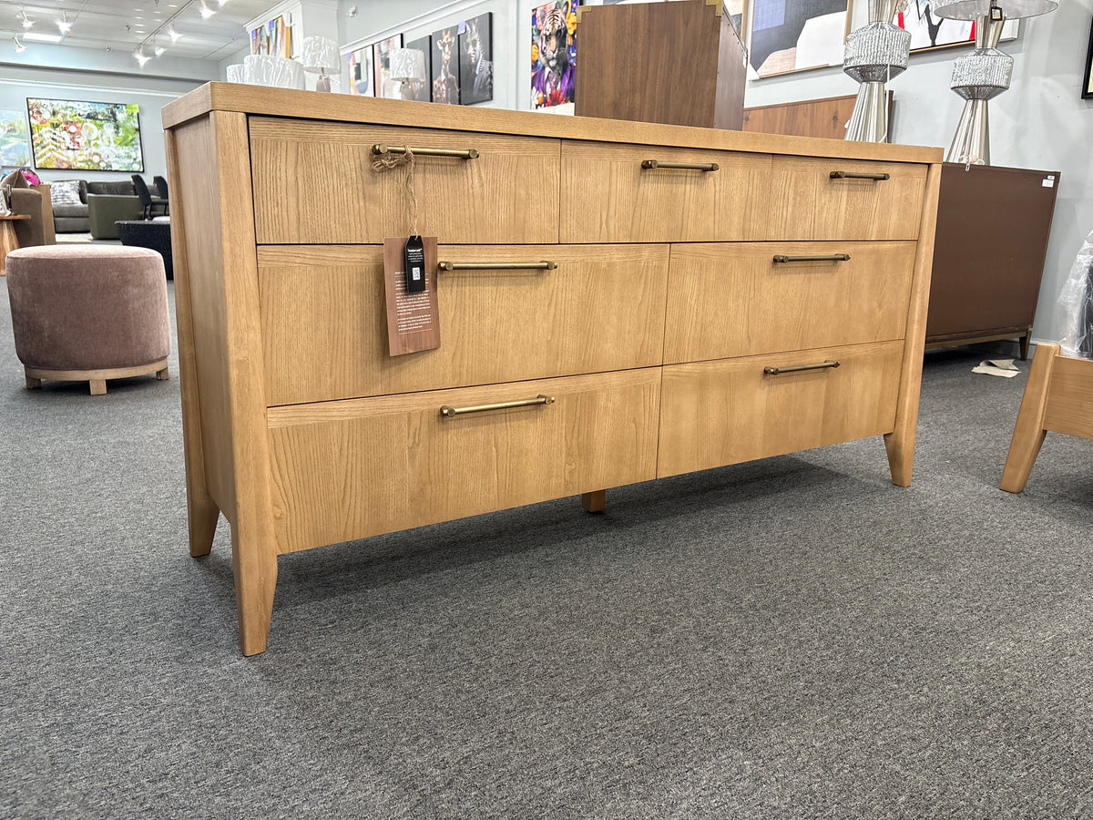 Sumire 7 Drawer Dresser
