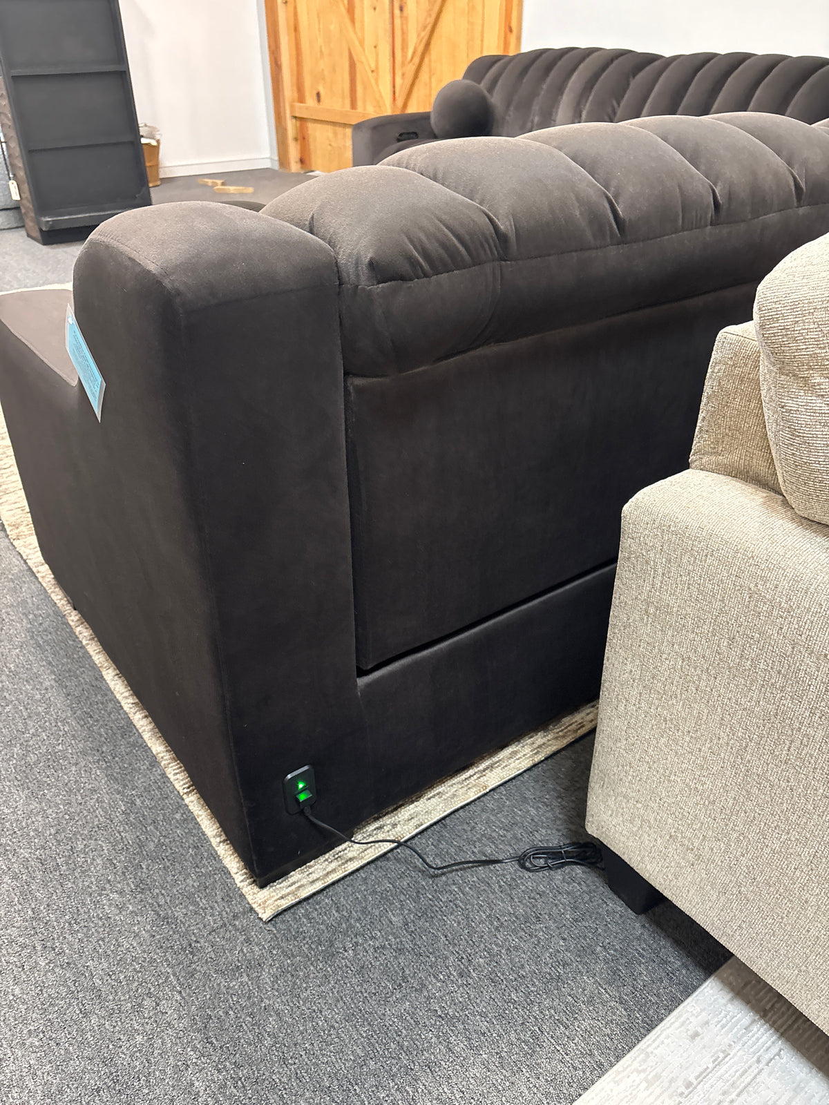 Xander Reclining Sectional 8973