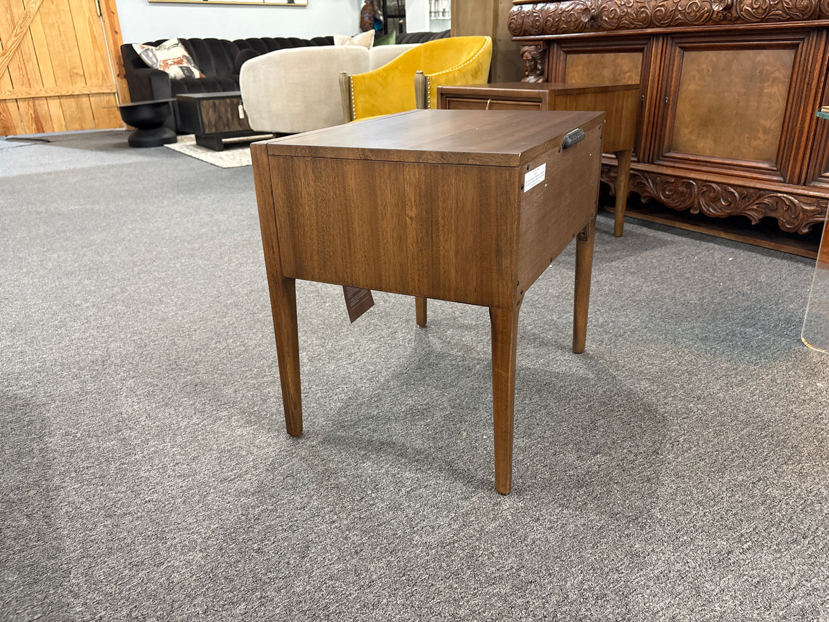 Carlisle One-Drawer Nightstand – Pecan Pie