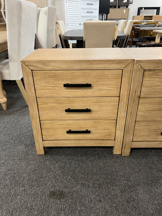 Emmalyn 3-Drawer Nightstand – Light Warm Wash