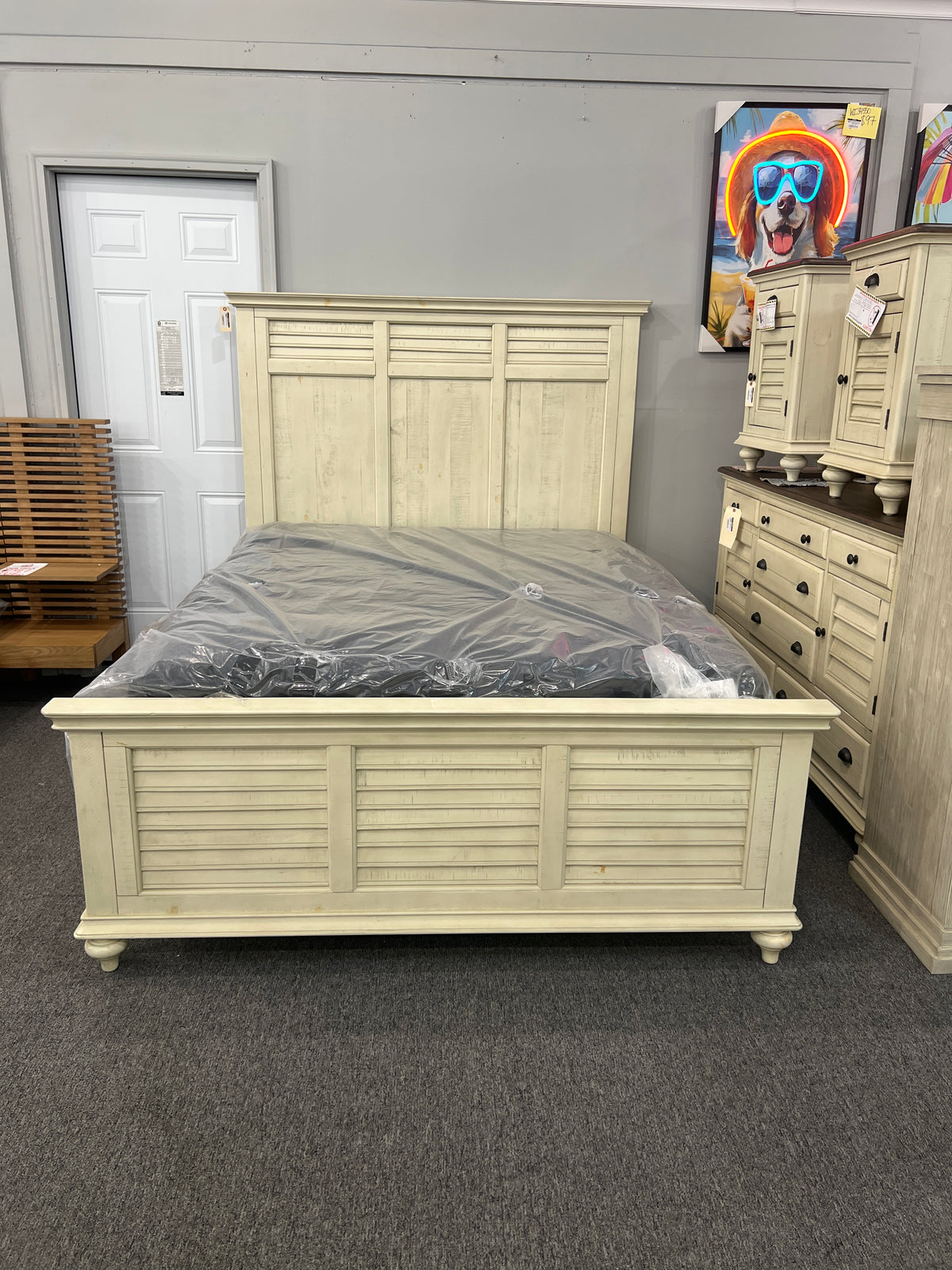 Brockton Panel Bed – Light Wheat