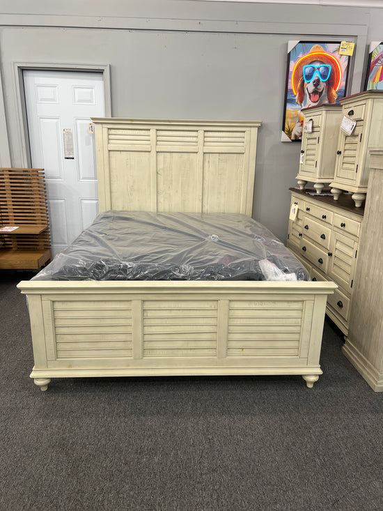 Brockton Panel Bed – Light Wheat