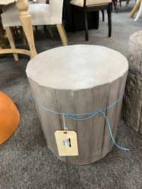 Willard Round Accent Table – Gray