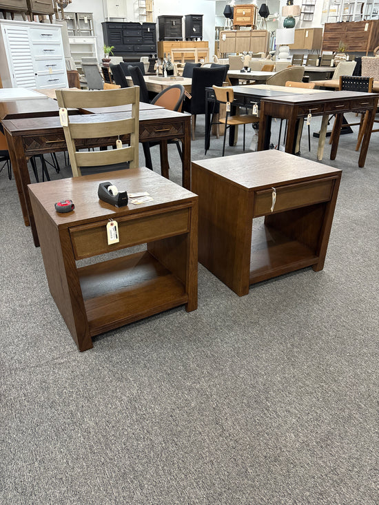 Sawyer Oak & Grasscloth End Table – Brown